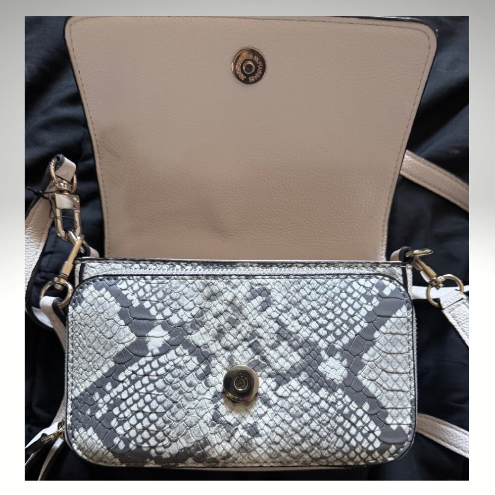 Guess Snakeskin Crossbody Purse Excellent Condition - Picture 4 of 6